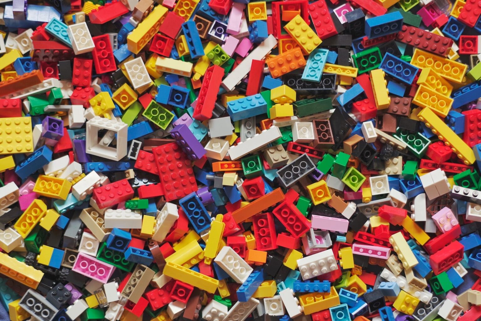 Top 14 Lego Competitors & Alternatives | Business Strategy Hub