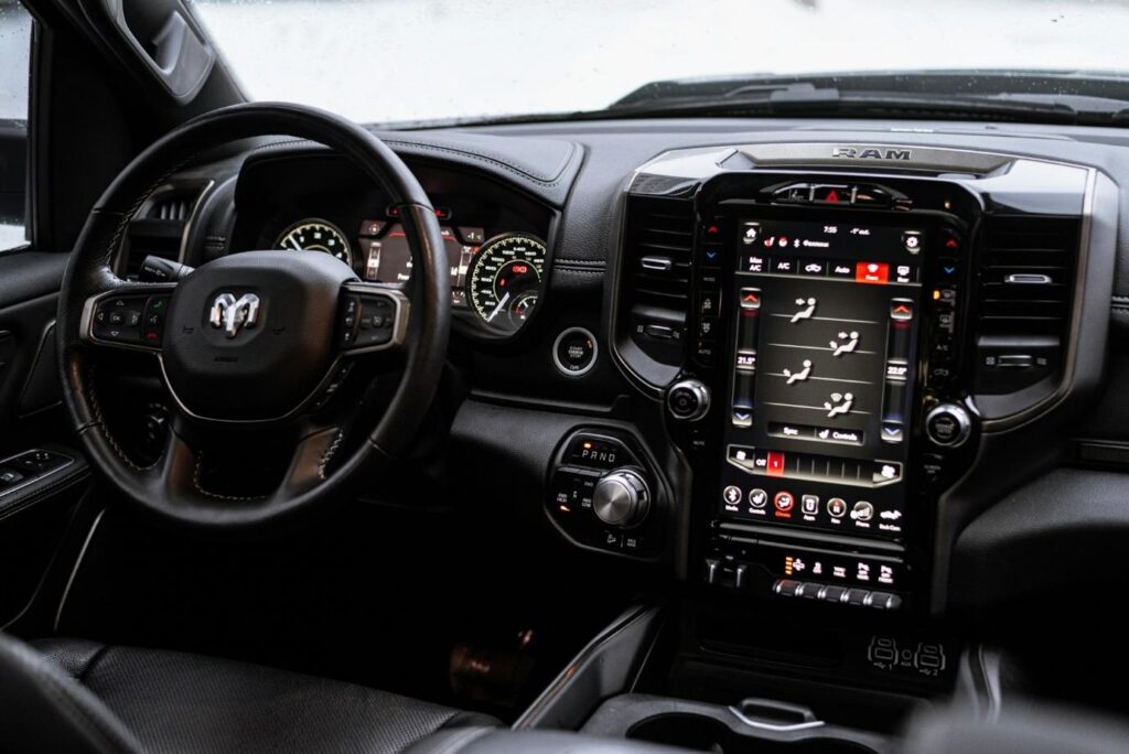 Steering Wheel and Dashboard in Dodge RAM 1500 Rebel