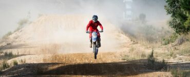 Best Dirt Bike Brands Featured Image by Nathan Jennings