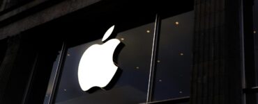 Who Owns Apple Featured Image by Laurenz Heymann