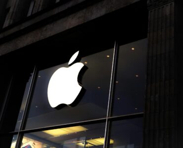Who Owns Apple Featured Image by Laurenz Heymann