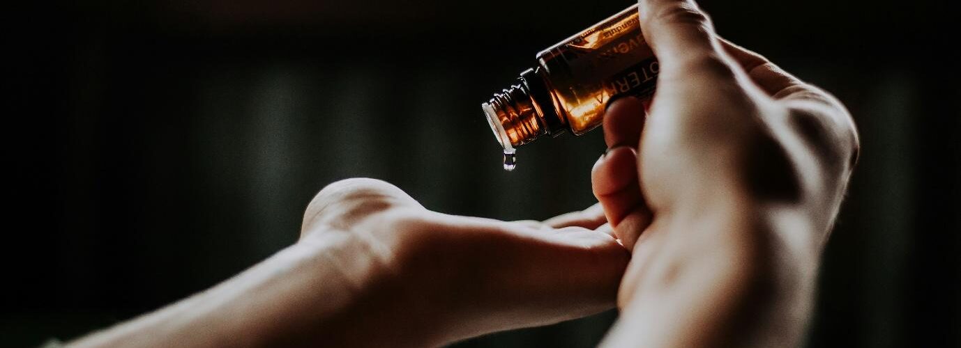 Best Essential Oil Brands Featured Image by Christin Hume